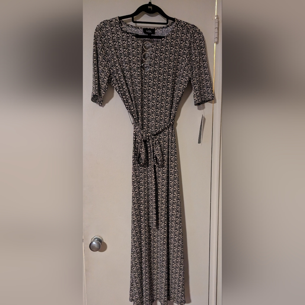 MSK Black and White Long Sleeve Dress